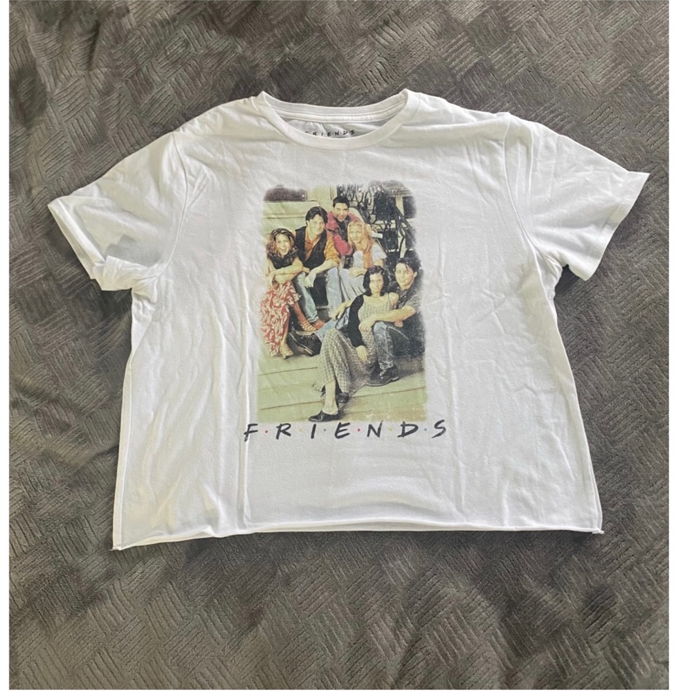 Friends slightly cropped tee